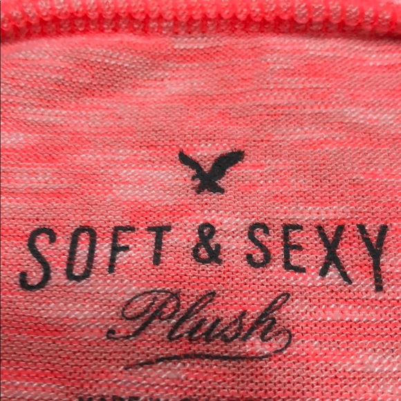 American Eagle T-shirt - NWT - Picture 3 of 3